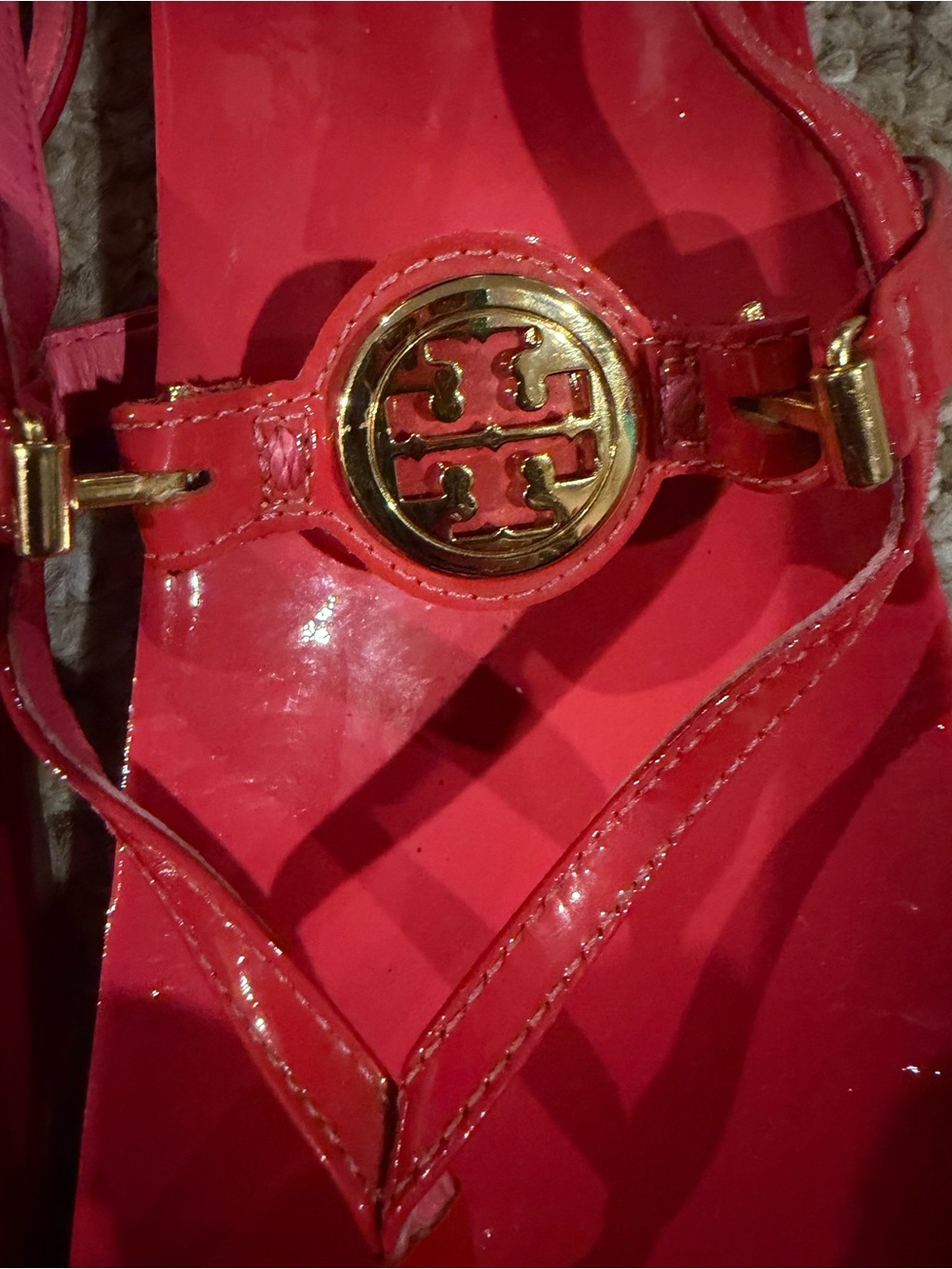 Tory Burch Patent Leather Logo Thong Sandals pink/coral - Picture 2 of 7